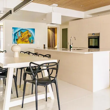 Luxurious 3-br With Balcony Apartamento Helsinki